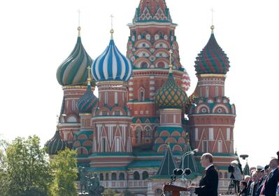 Putin alla parata col nastro degli indipendentisti 18
