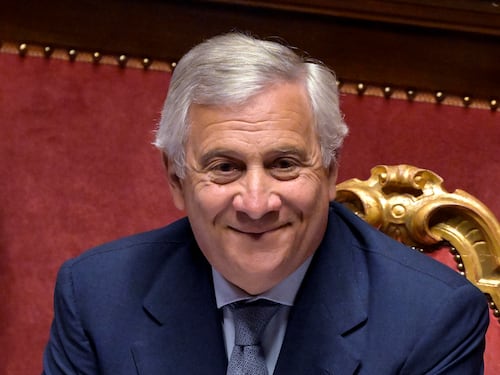 Cittadinanza, Tajani seduce la sinistra