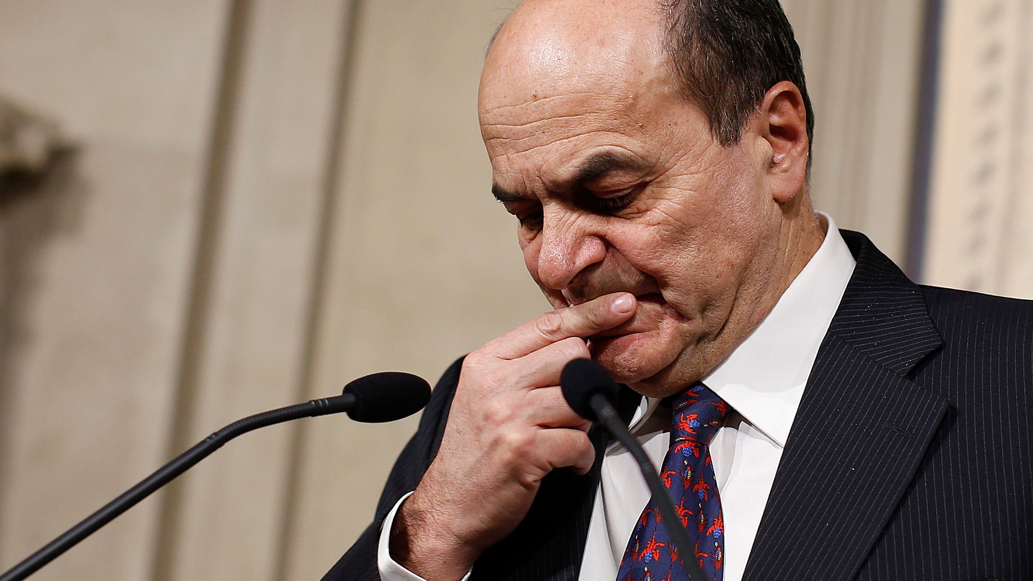 I saggi e Bersani pensano, gli imprenditori si uccidono