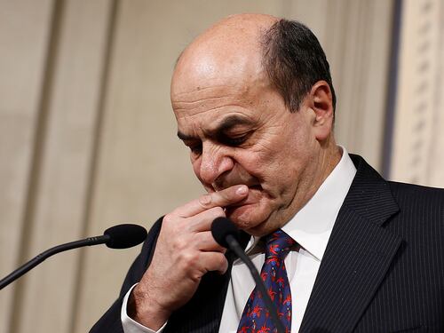 Bersani non molla, ma il Pd si prepara al duello Renzi-Barca