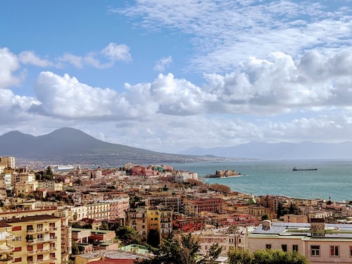 Da Capodimonte a piazza Plebiscito: Napoli mostra la bellezza in un sol giorno