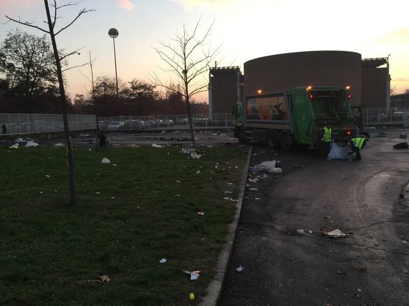 La "discarica" di Lampugnano dopo la preghiera dei musulmani 2