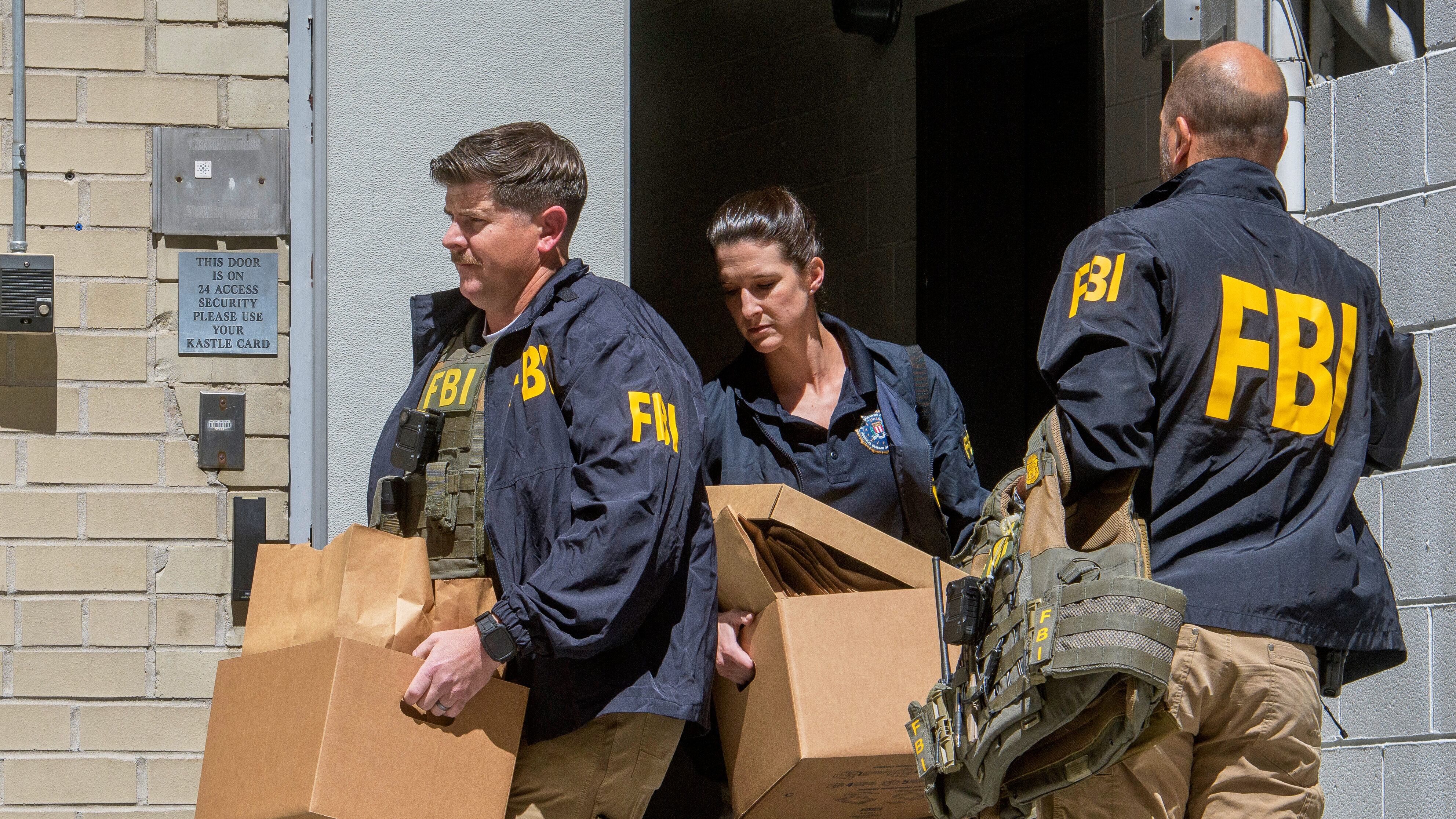 La scure di Donald sull'ex consigliere. L'Fbi fa irruzione nella casa di Bolton