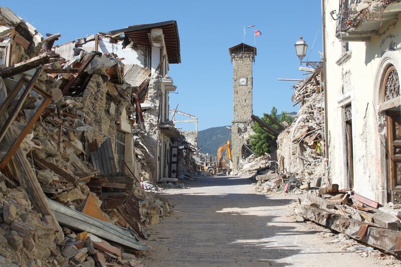 Amatrice, viaggio nella città sommersa dalle macerie ad un anno dal sisma 7