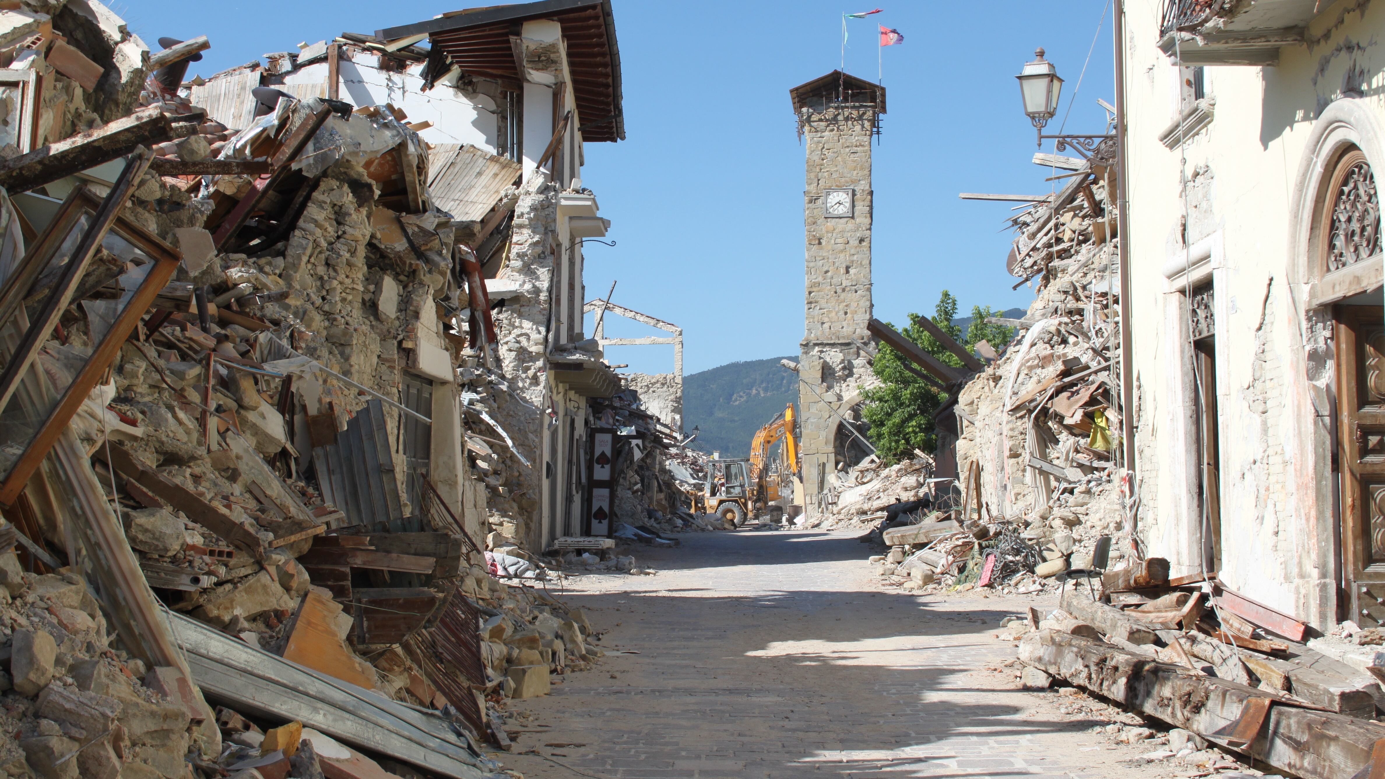Amatrice, beffa degli sms solidali: soldi ci sono ma non si spendono