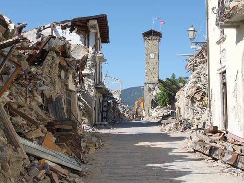 Amatrice, beffa degli sms solidali: soldi ci sono ma non si spendono