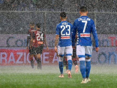 Il Napoli vince sotto il nubifragio a Marassi: Genoa ko 2-1 nel finale