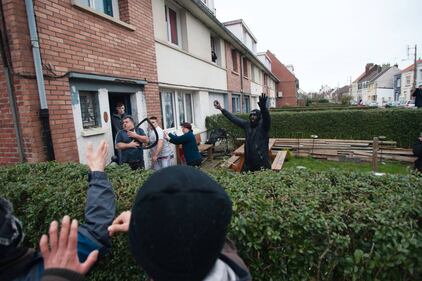 Calais, la rivolta dei migranti 10