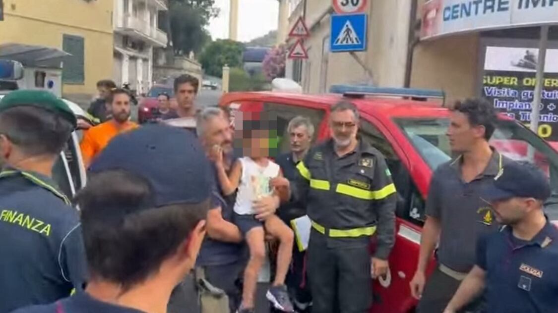 Allen, le 36 ore di buio nel bosco di Ventimiglia: "Ha mangiato e bevuto". Qualcuno lo ha aiutato?