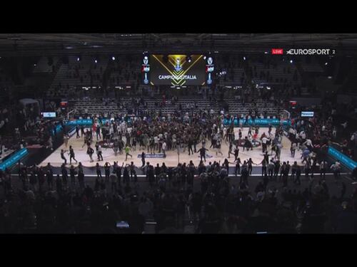 Bologna spoglia Armani. La Virtus vent'anni dopo torna regina del basket