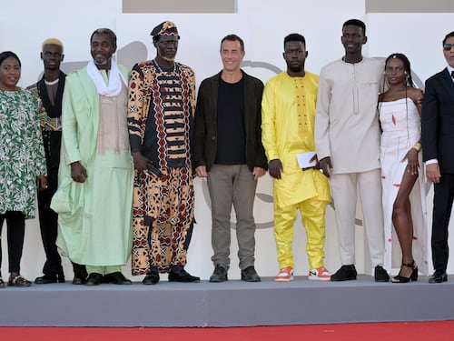 Migranti, a Venezia il trionfo del buonismo: premiati i film sulle traversate verso l'Europa