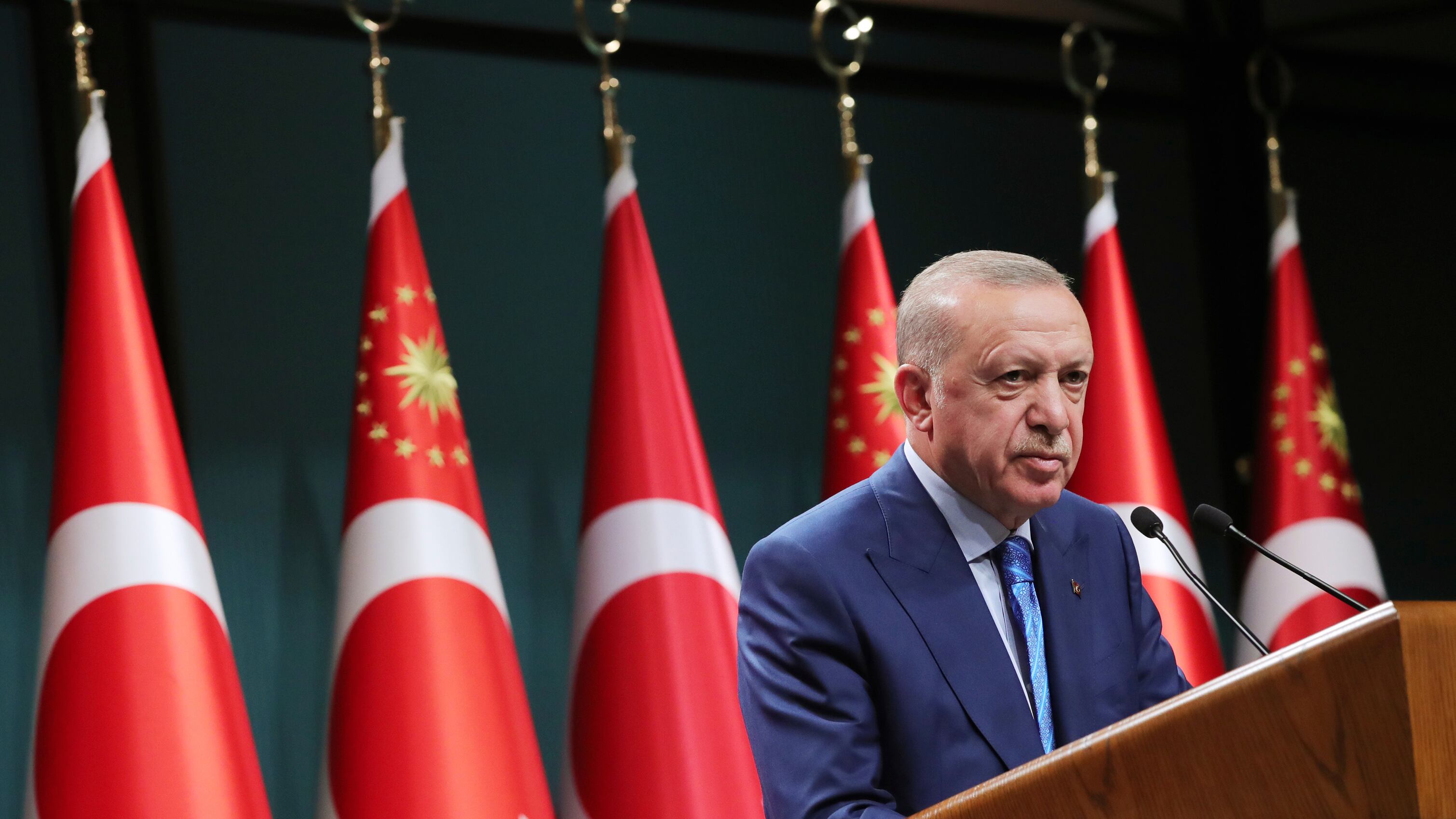 Erdogan caccia 10 ambasciatori. Ma è l'Italia che perde la faccia