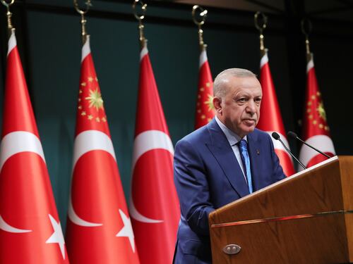 Erdogan caccia 10 ambasciatori. Ma è l'Italia che perde la faccia
