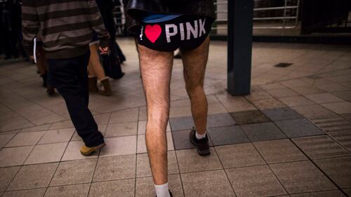 No Pants Subway Ride: in mutande in metro 1