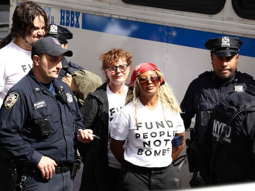 Susan Sarandon arrestata davanti alla sede Onu durante una protesta pro Pal