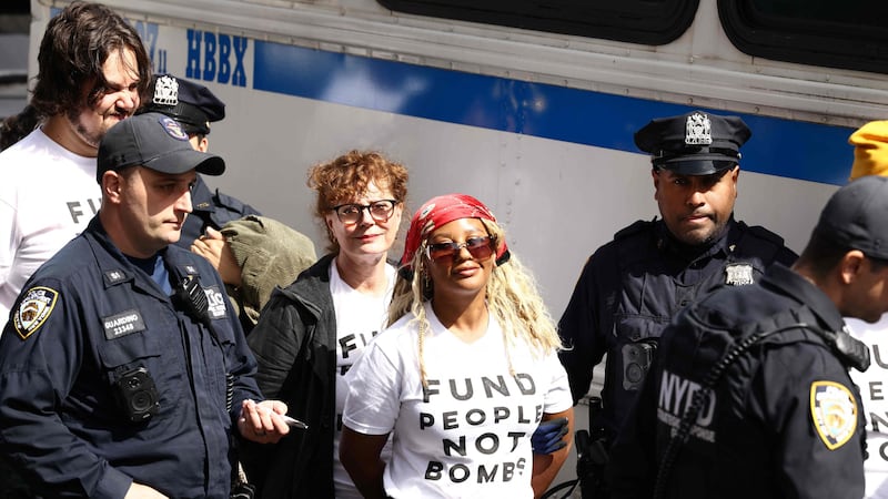 Susan Sarandon arrestata davanti alla sede Onu durante una protesta pro Pal