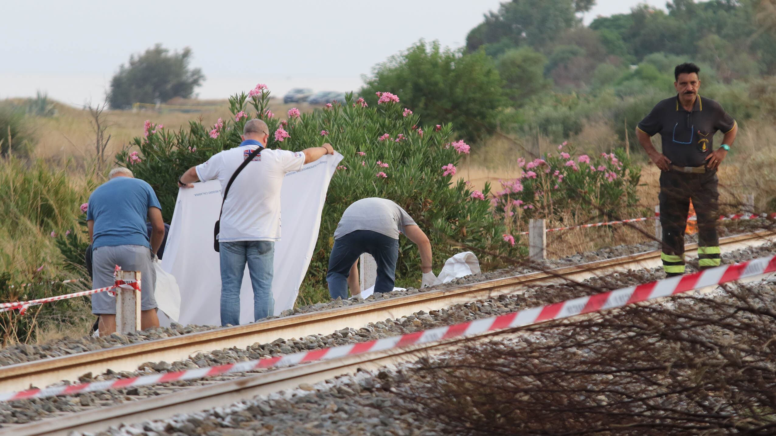 Treno investe bimbi, il padre: "Ingiusto morire così"