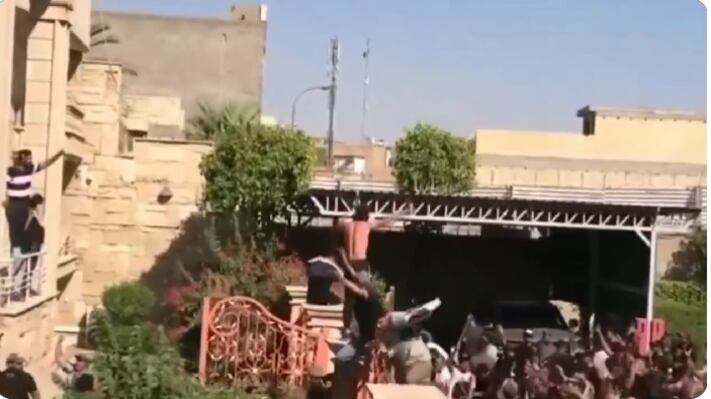 Caos a Baghdad: assalto all'ambasciata svedese dopo il rogo del Corano