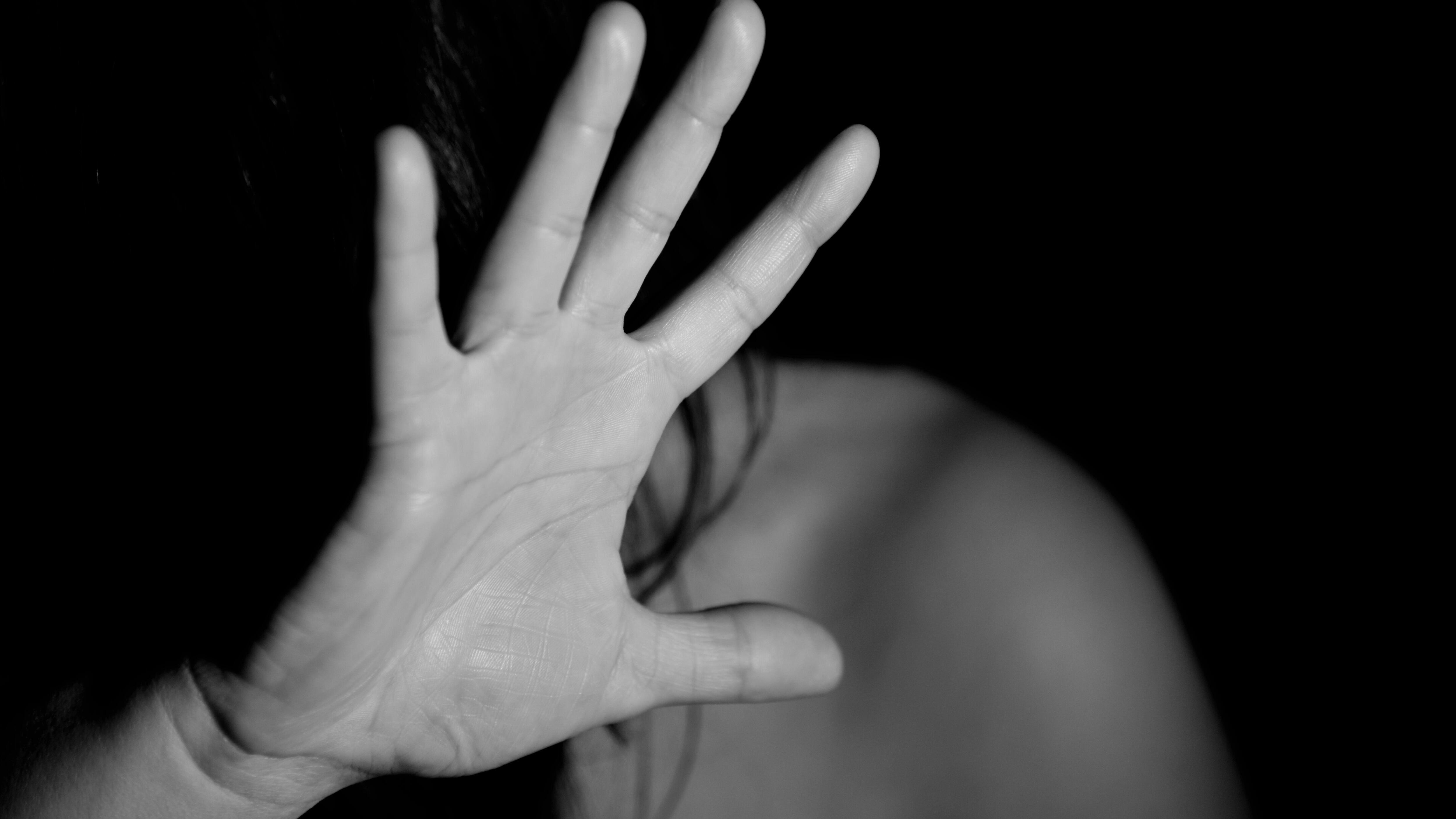 Elena uccisa per vendetta. Spariti tablet e cellulare