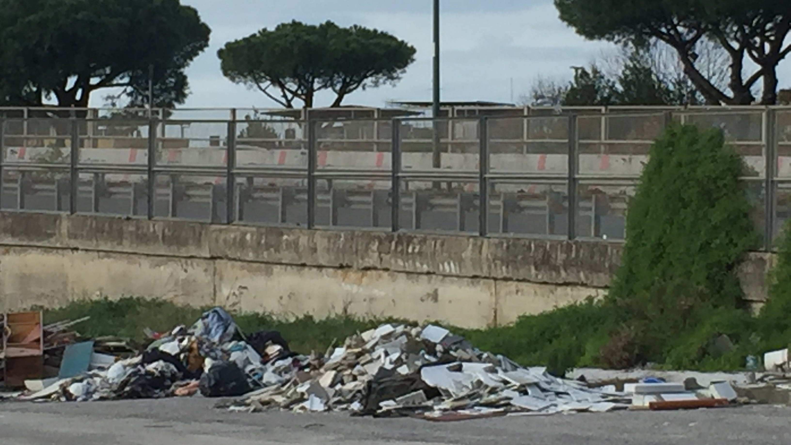 L’assedio delle discariche abusive in Campania