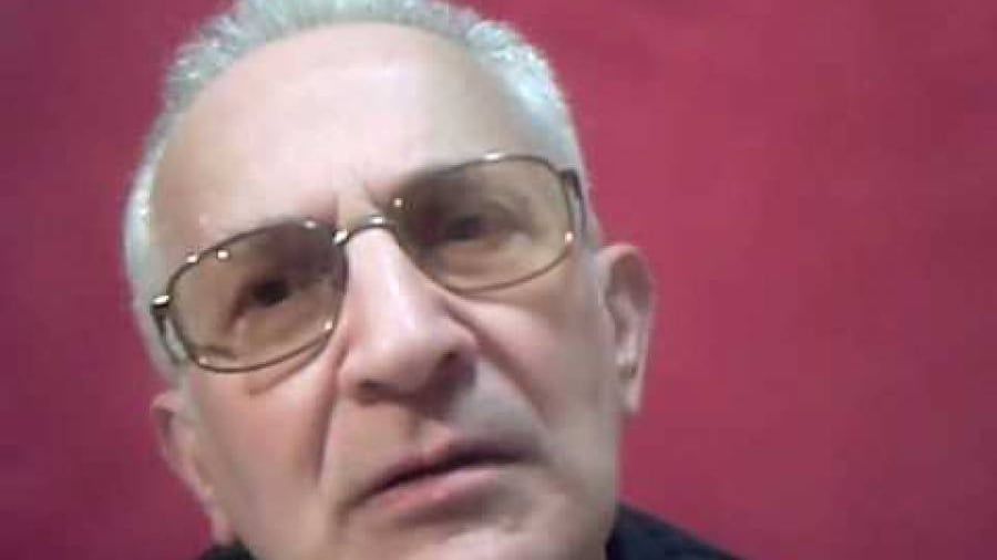 Il prete anti-Salvini insulta ancora: "È un pezzo di m..."