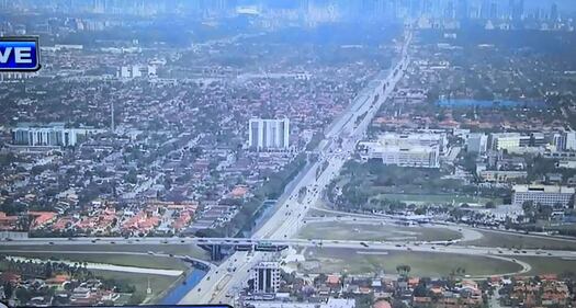 Miami, crolla ponte pedonale sulle auto 2
