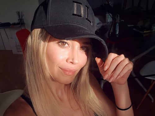 Diletta Leotta si scatena al ritmo di musica ma la scollatura è eccessiva
