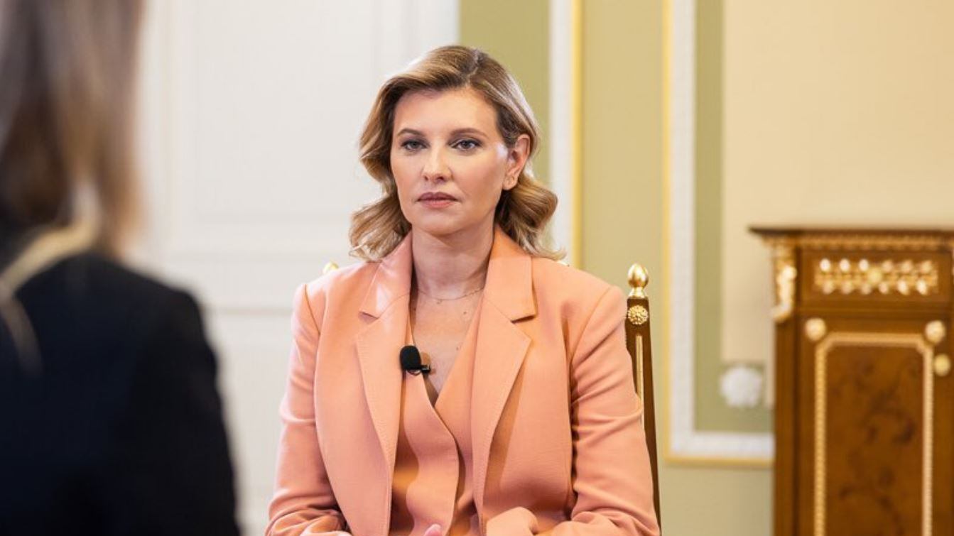 "Basta armi? Così spariremmo". Olena Zelensky fa a pezzi Roger Waters