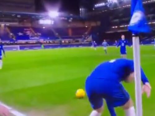 Chelsea, Werner tragicomico: dà un calcio alla bandierina e si infortuna