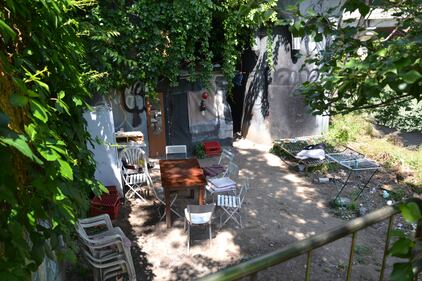 Ecco la Roma sinistra: viaggio lungo il Tevere tra drogati e clochard 11