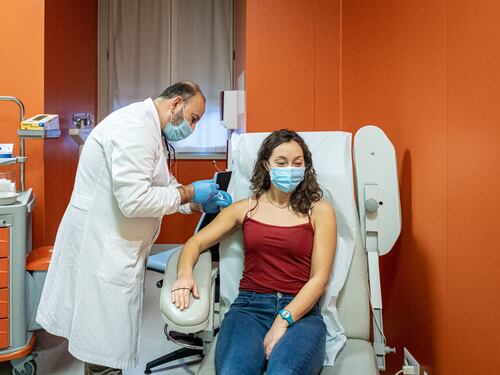 Vaccini, ospedali in allarme. "Bisogna rivedere il piano"