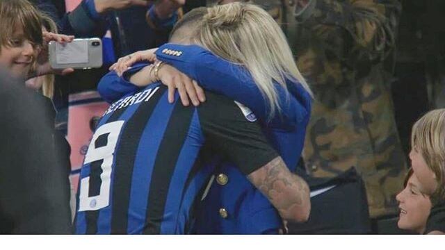 Inter, Wanda a muso duro con un tifoso: "Non hai capito un c.."