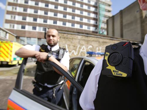 Londra, polizia "trasparente": telecamere agli agenti