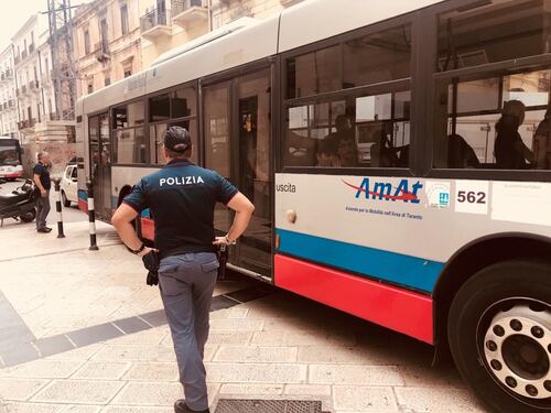 Taranto, autista di linea aggredito da un immigrato