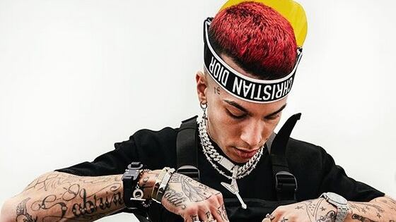 Sfera Ebbasta: biglietti omaggio ai genitori dei suoi fan