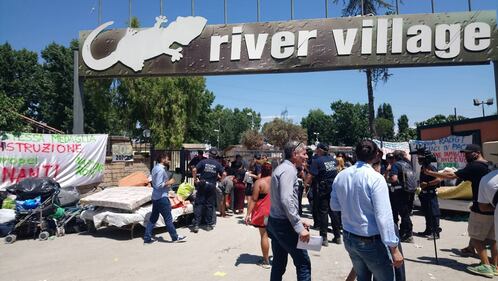 Camping River, i rom protestano in strada 6
