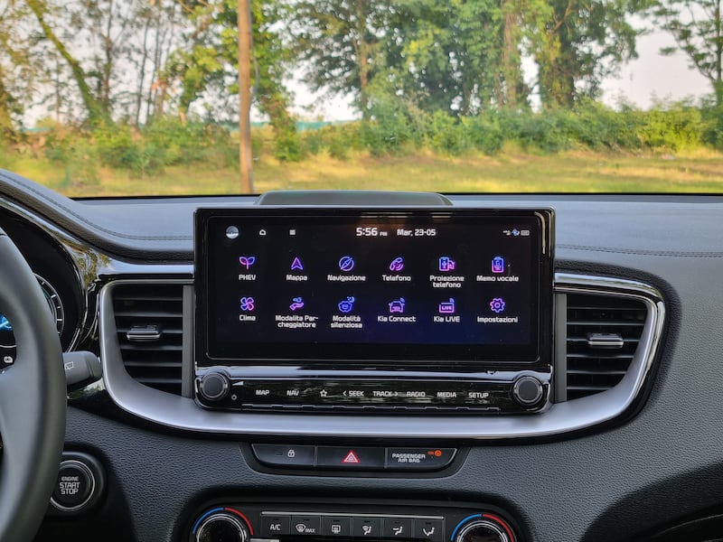 Kia XCeed PHEV: guarda le foto del crossover plug-in 9