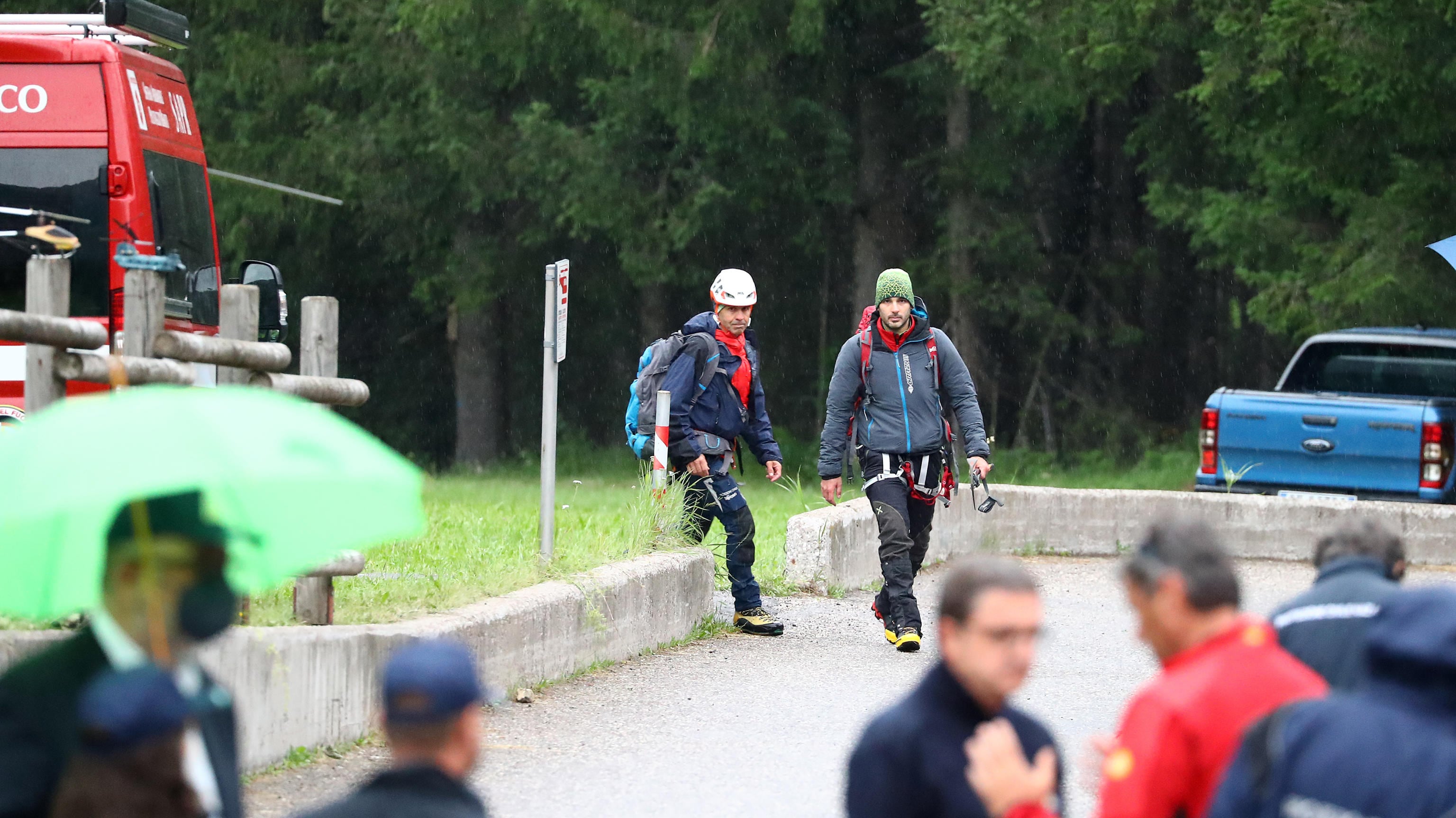 Il maltempo frena le ricerche sulla Marmolada. I dispersi scendono a 13