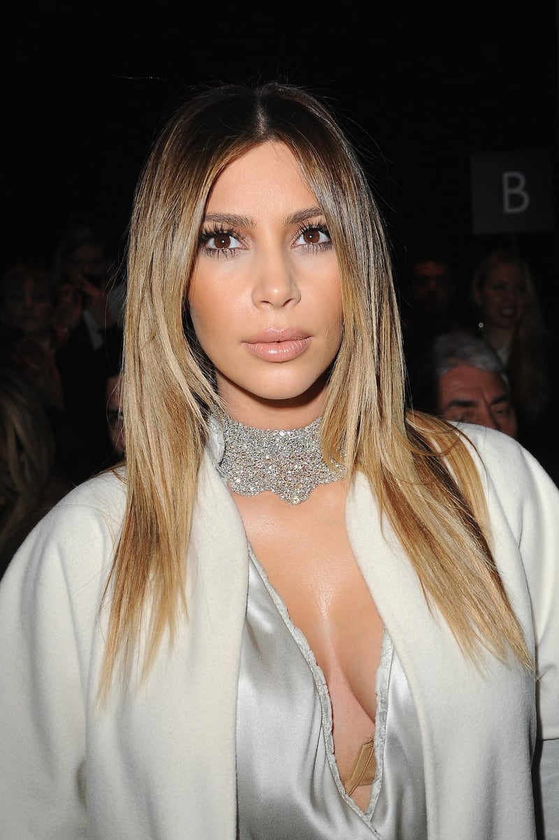 Kim Kardashian senza reggiseno sul red carpet 8