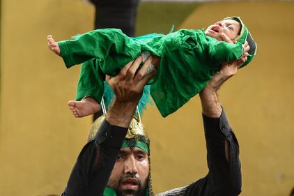 Il mondo islamico celebra la festa dell'Ashura 8