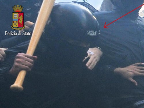 Scontri durante il corteo, sette studenti nei guai
