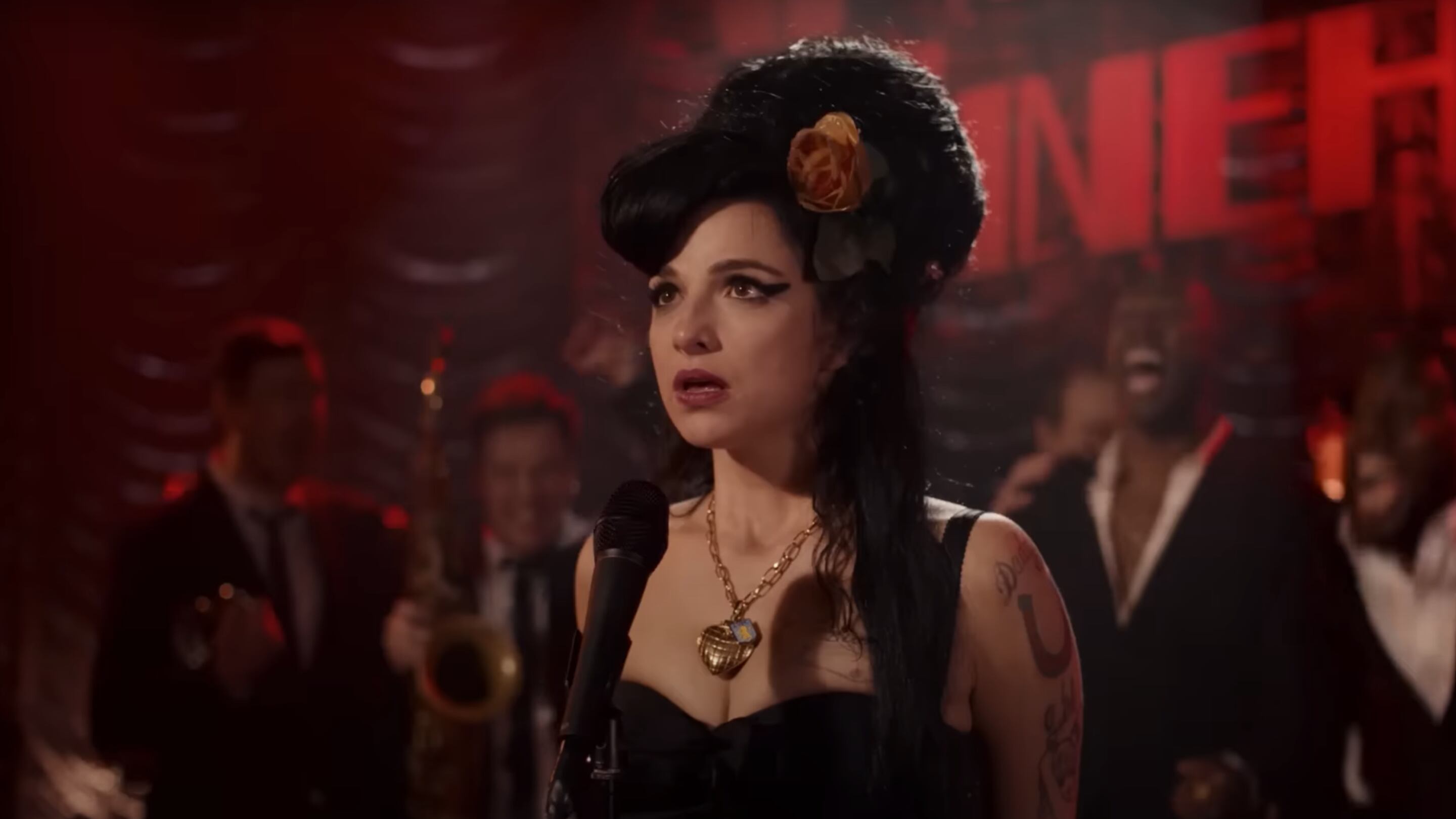 Amy Winehouse le canta ancora a tutti, ma con pochi incassi