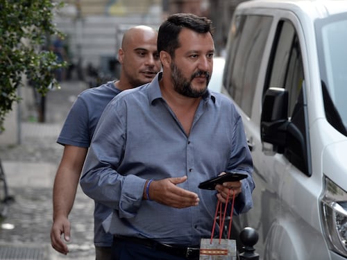 Crisi, Salvini parla ai suoi: "Non andate via da Roma. Non torniamo indietro"