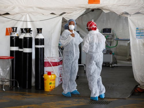 "Usa dietro al Covid e al vaiolo delle scimmie...": Mosca accusa Washington