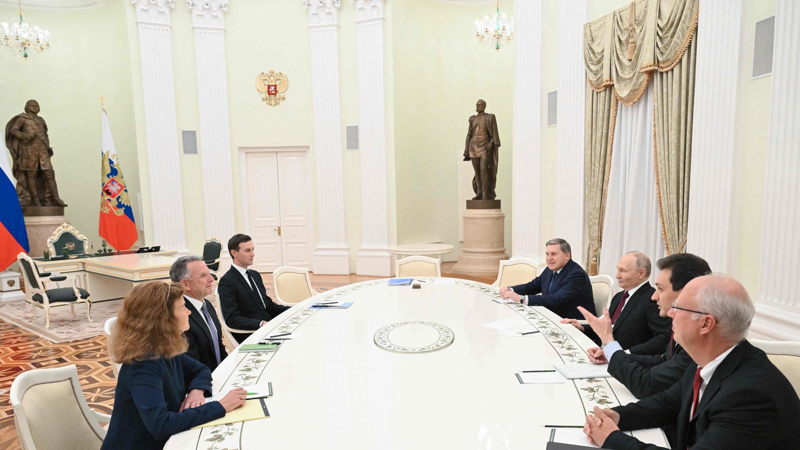 Putin minaccia di colpire l'Ue. Trump: "In Ucraina un disastro"