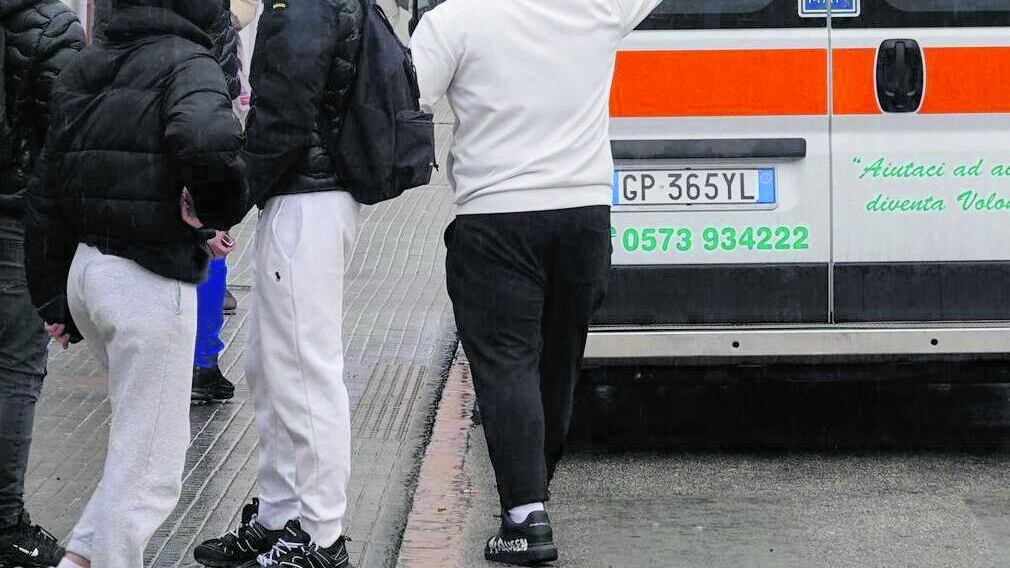 Lo spray urticante diventa un'arma: la moda impunita dei minorenni. Boom di vandalismi "contro la noia"