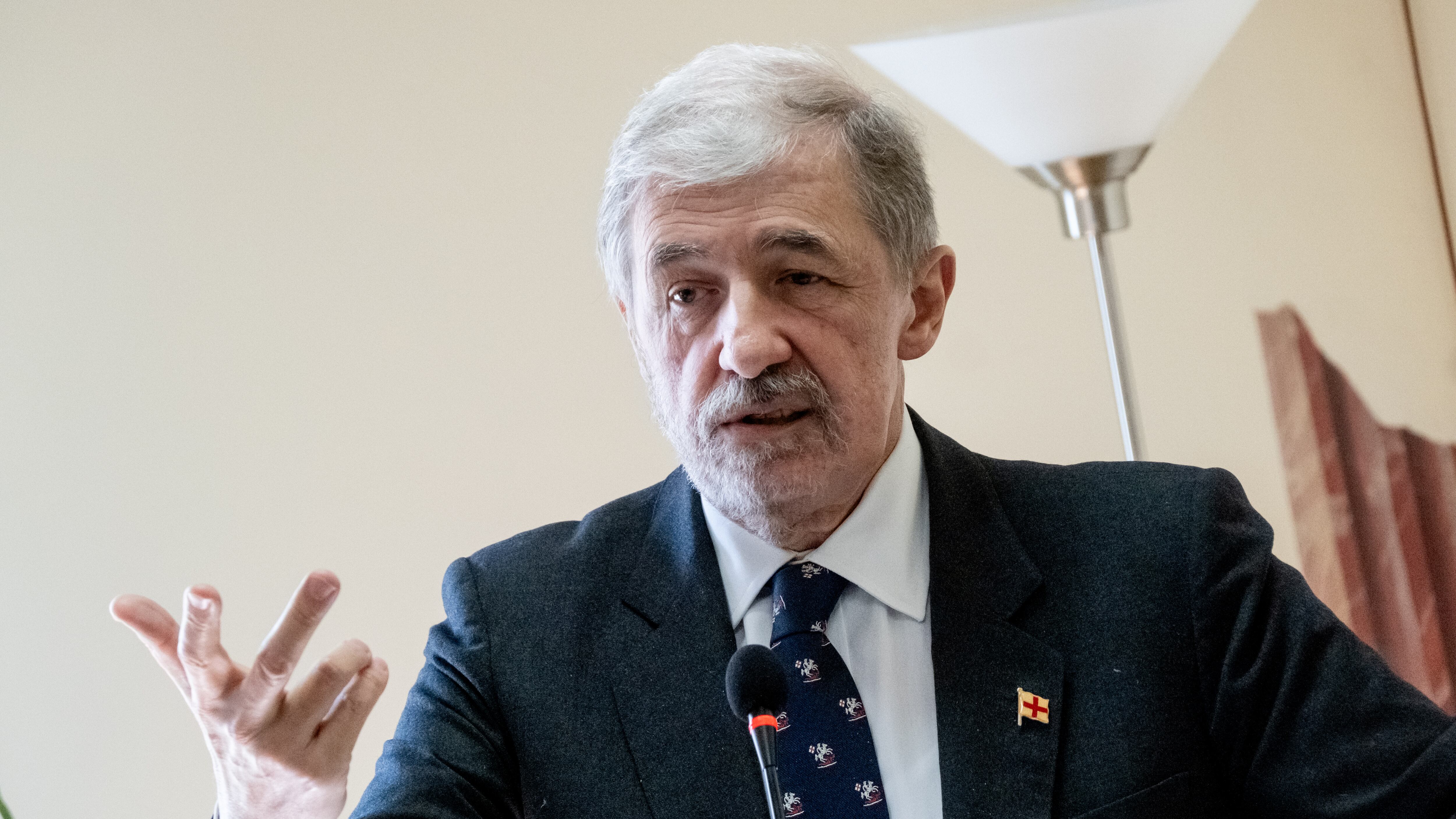 "Il tumore non c'è più". L'annuncio di Marco Bucci dopo la malattia