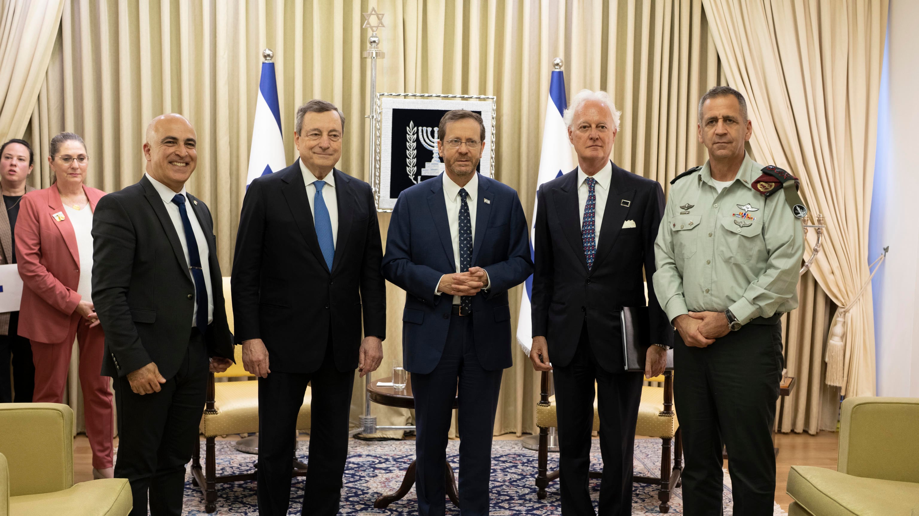 La segreta speranza di Draghi in Israele: Bennett mediatore per indurre Mosca a sedersi al tavolo