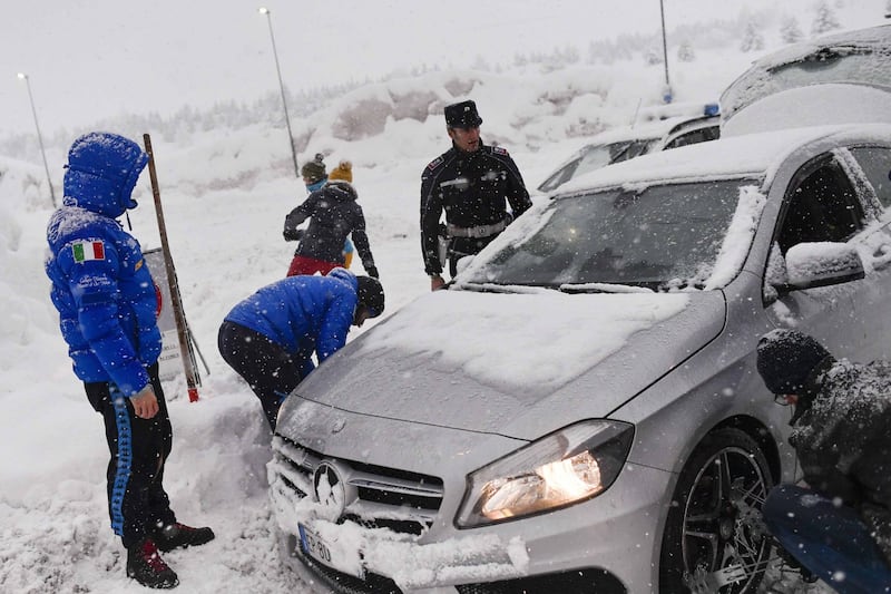Maltempo, strade interrotte a Cervinia 15