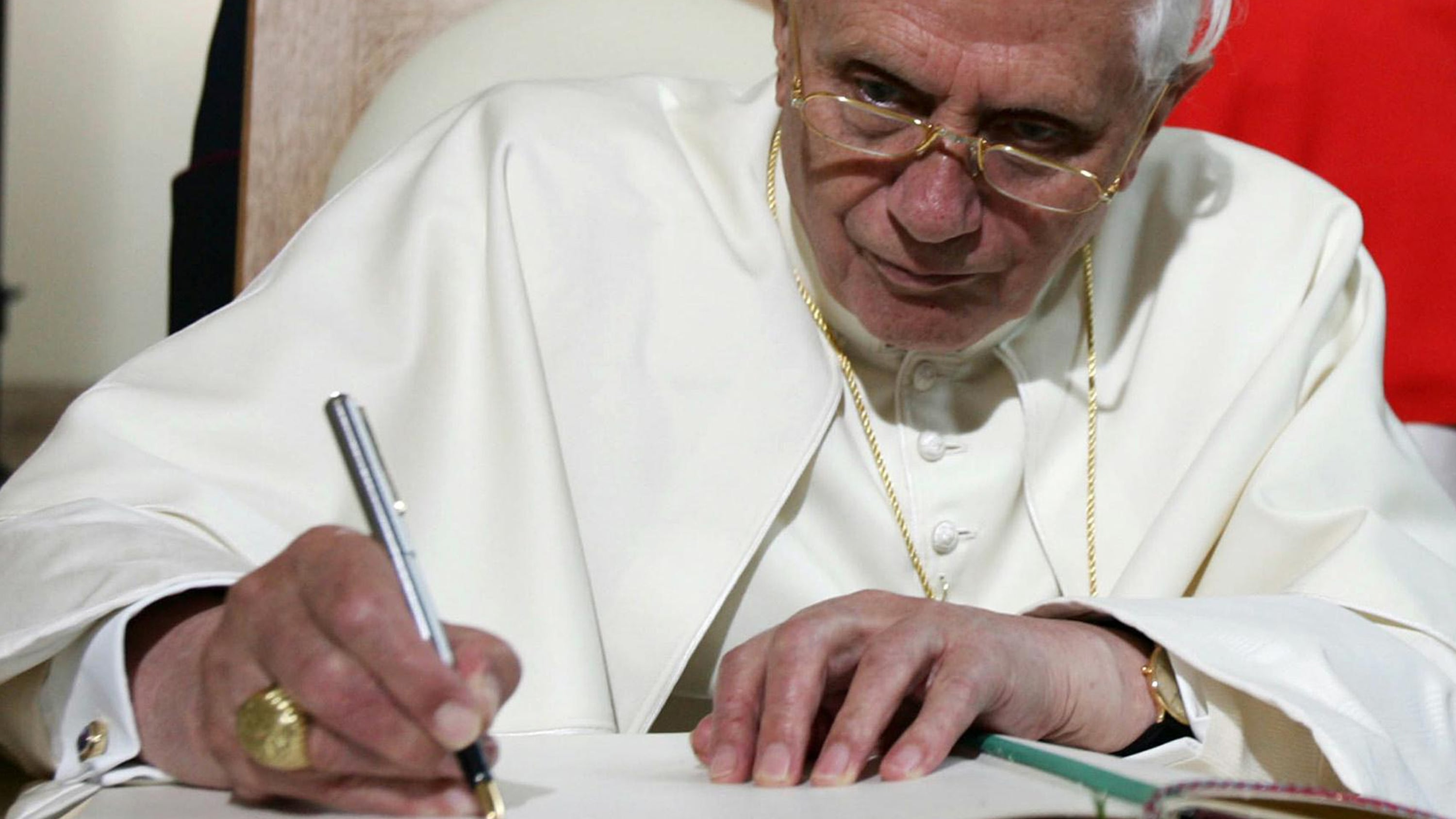 Il Papa: "Chi ha incarichi pubblici rispetti il settimo comandamento: non rubare"